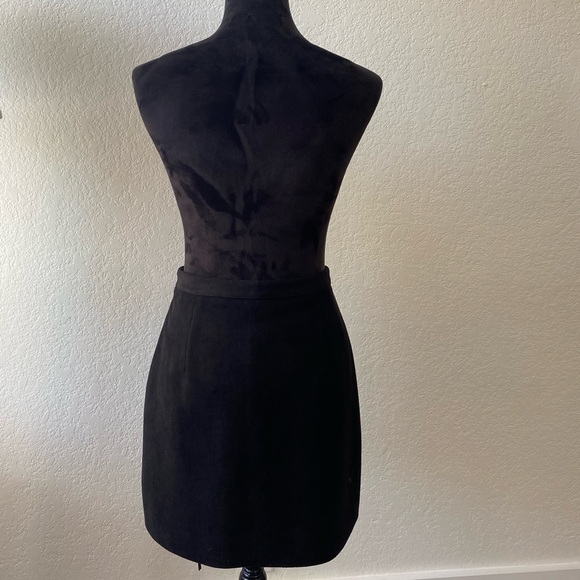 Missguided suede eyelet skirt 8 - Picture 6 of 11